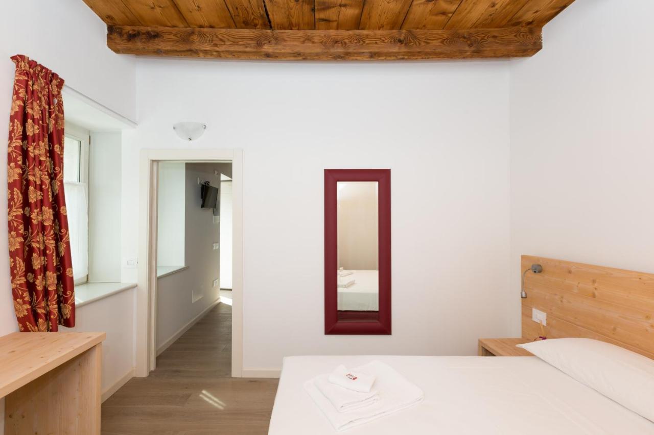 Colle Ameno Room And Breakfast โรเวเรโต ภายนอก รูปภาพ