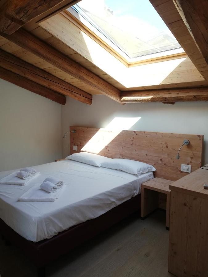 Colle Ameno Room And Breakfast โรเวเรโต ภายนอก รูปภาพ