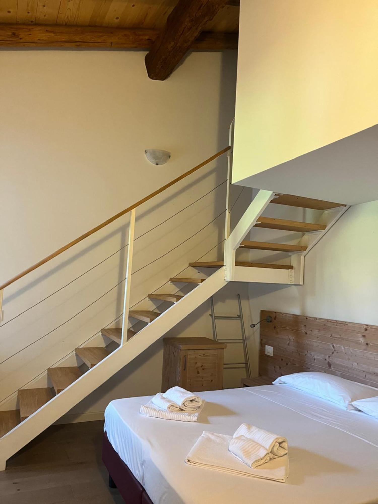 Colle Ameno Room And Breakfast โรเวเรโต ภายนอก รูปภาพ