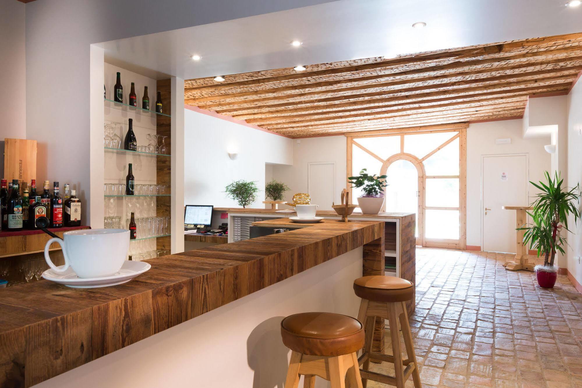 Colle Ameno Room And Breakfast โรเวเรโต ภายนอก รูปภาพ